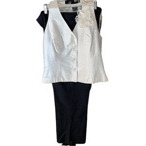 Muse size 12 black & white 2 piece Shantung silk pant suit with slit leg